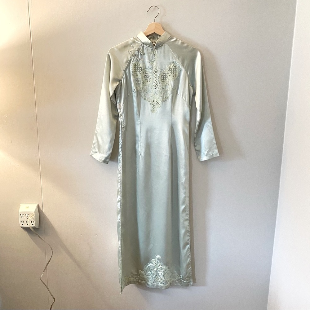 VNTG Silky High Neck Side Slit Chinese Qipao Gown